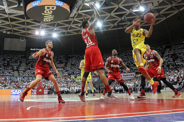 她的职业生 她的职业生